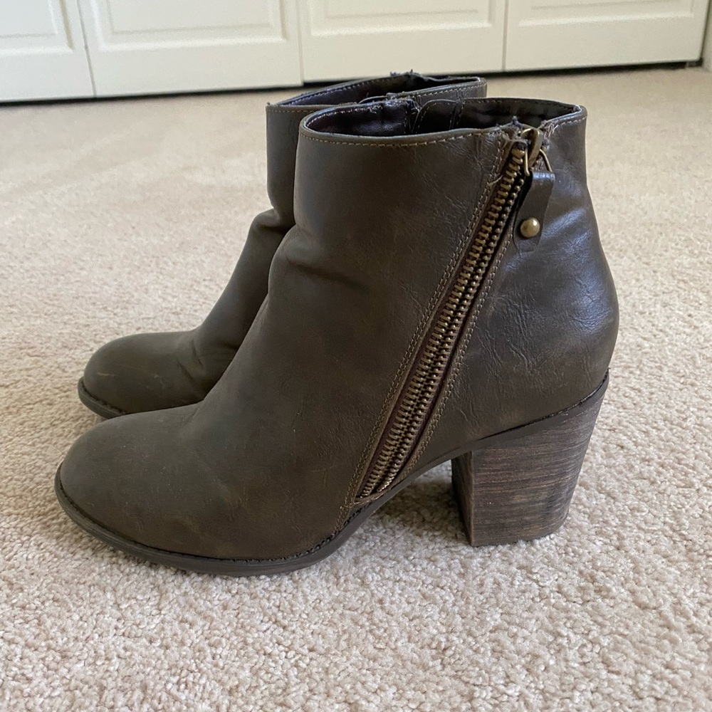 Brown pleather heeled booties size 9